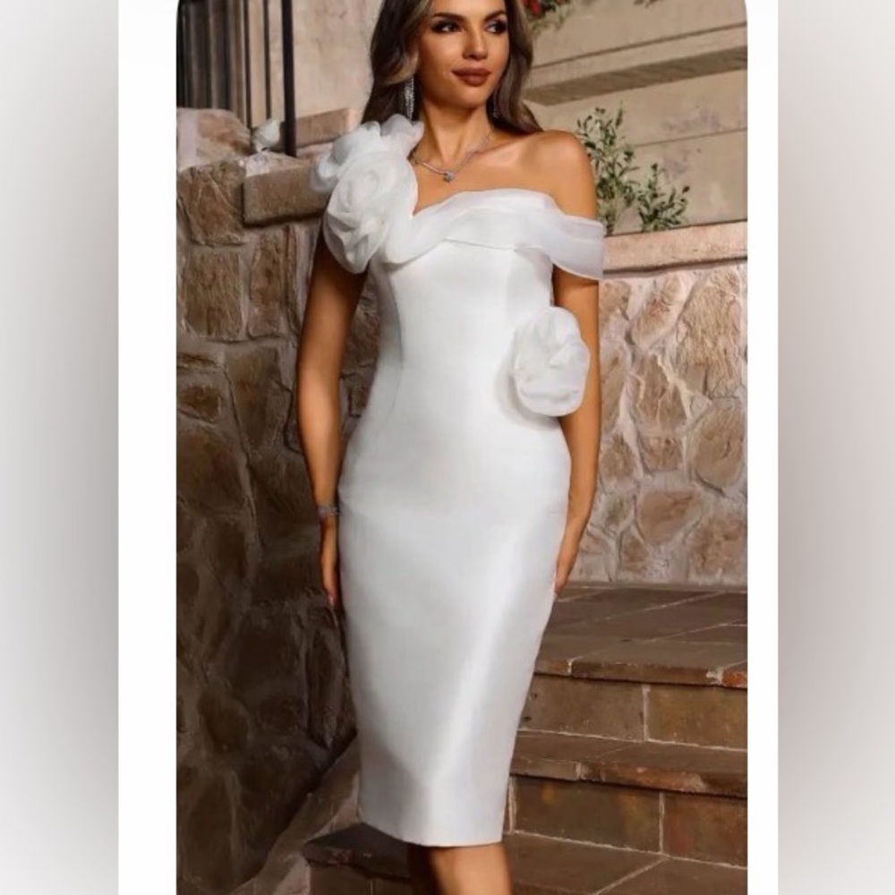 White cocktail dress with floral appliqué BNWT